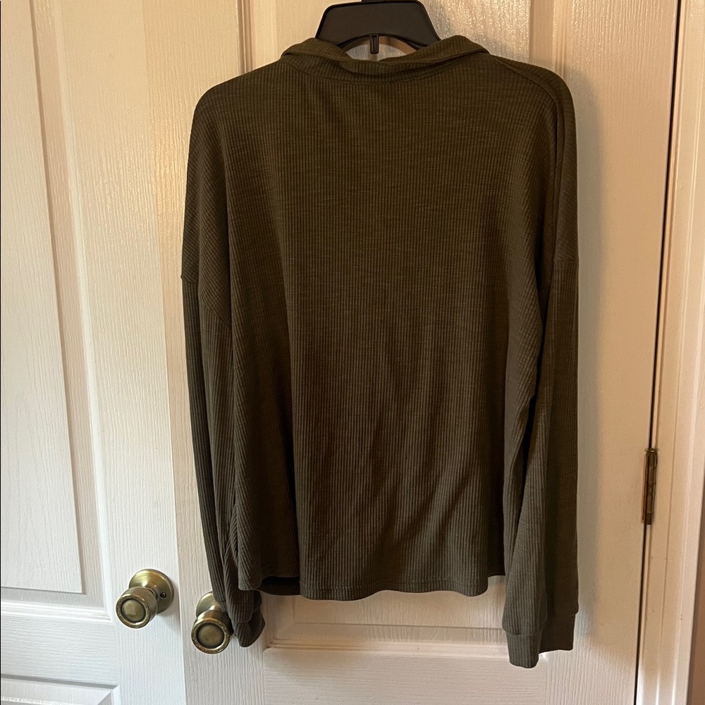 Green Ribbed Shirt - Picture 3 of 3